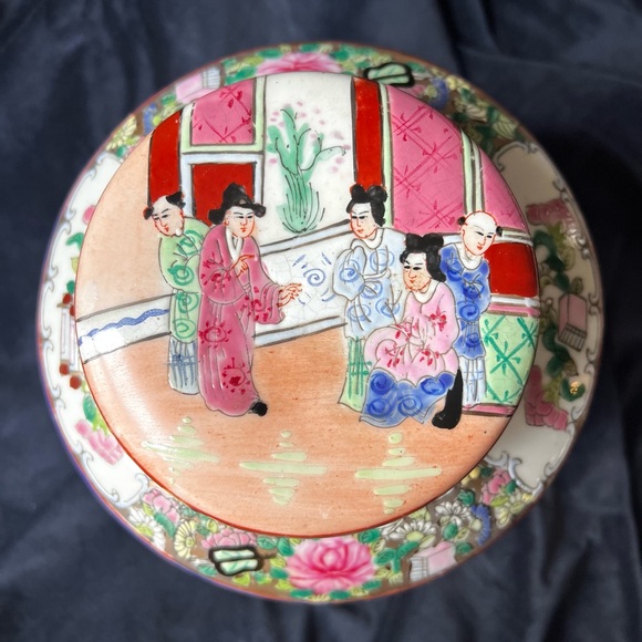 Stunning Large Antique Rose Famille Canton Porcelain Ginger Jar, Hand Painted - Picture 6 of 10